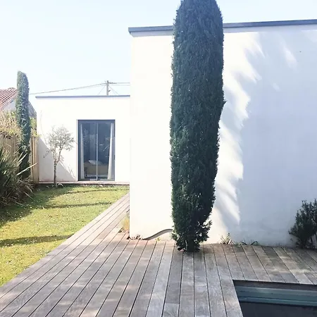 Sous Le Pin Villa *